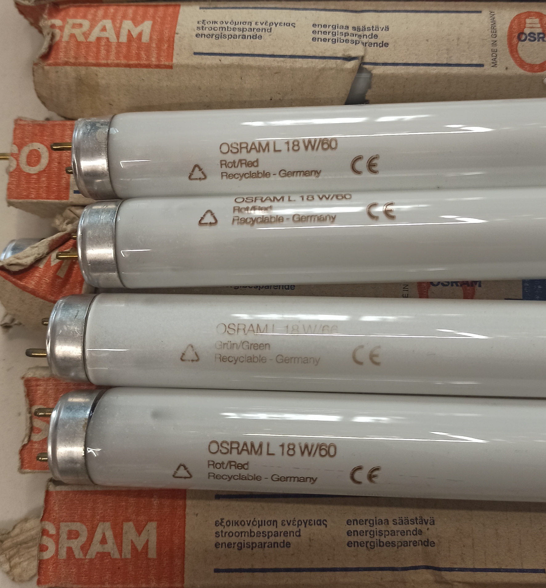 OSRAM%2018W/60%20KIRMIZI%20FLORESAN%20AMPUL%2060%20CM%20T8%20KUTU%20HASARLI